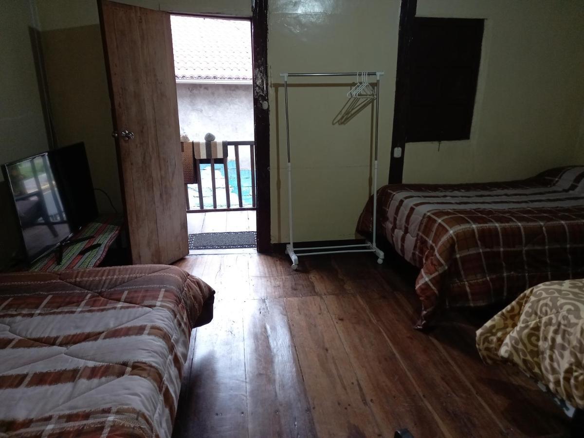 באניוס Montano Camping & Hostel מראה חיצוני תמונה