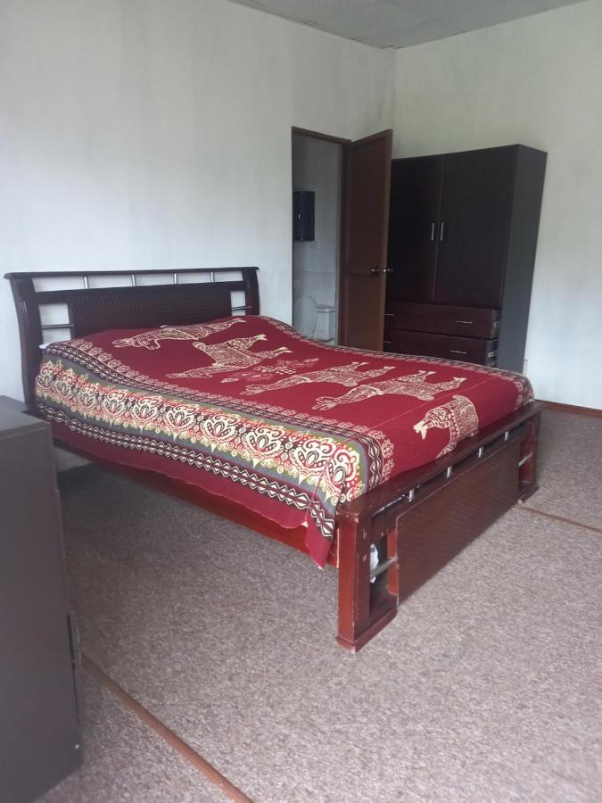 באניוס Montano Camping & Hostel מראה חיצוני תמונה