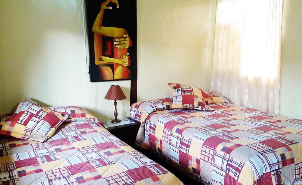 באניוס Montano Camping & Hostel מראה חיצוני תמונה