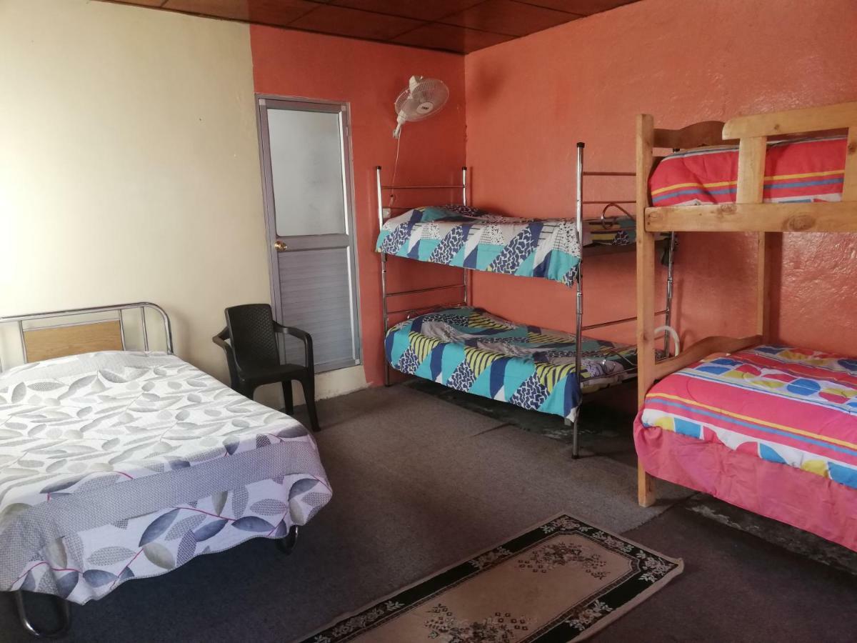 באניוס Montano Camping & Hostel מראה חיצוני תמונה